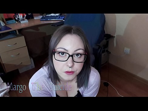 ❤️ Духтари Санобар бо айнак Дилдо амиқ дар камера ❤❌ Шлюсҳо дар мо ❤